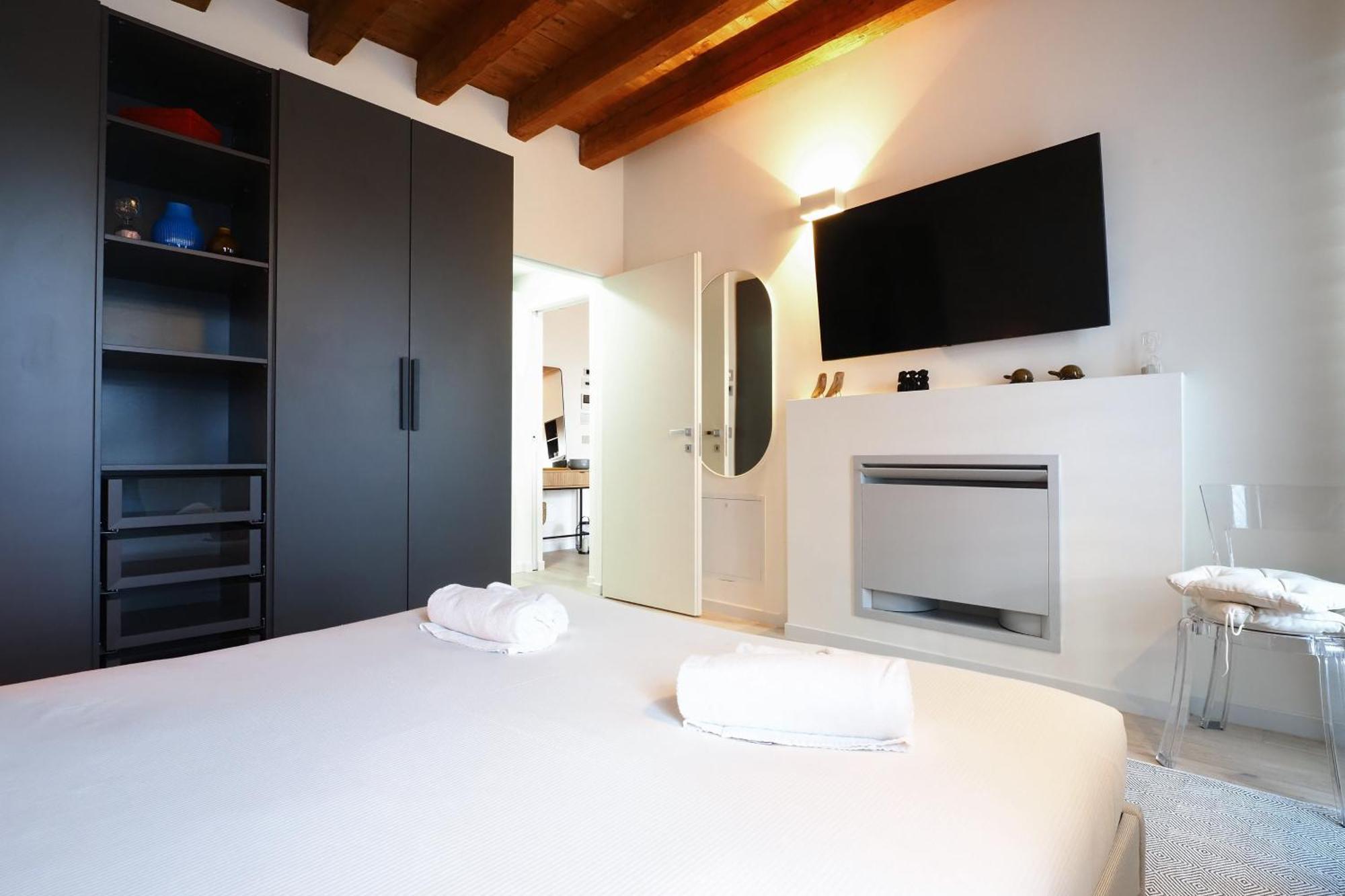 Primopiano - Zumbini Apartment Milan Bagian luar foto