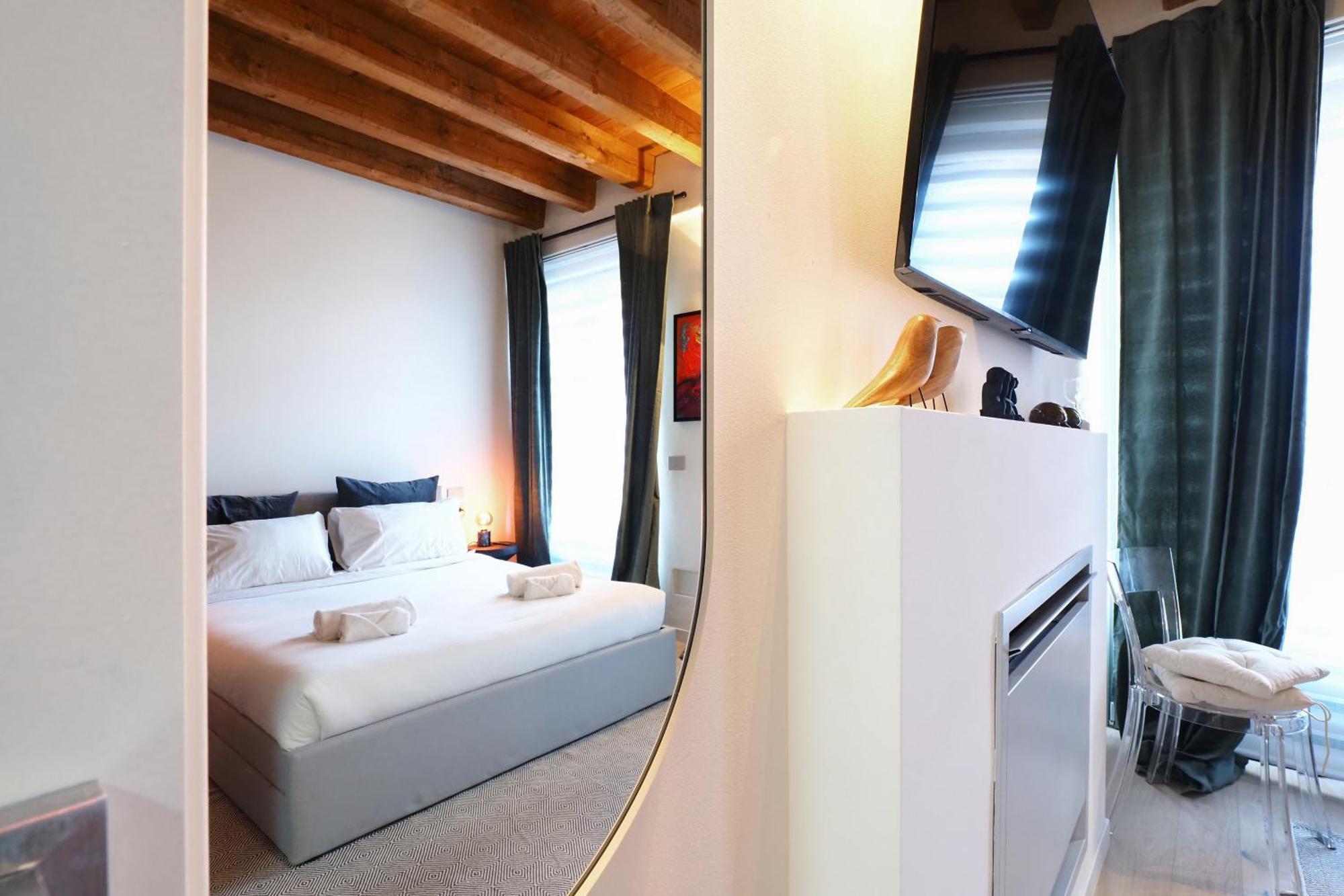 Primopiano - Zumbini Apartment Milan Bagian luar foto